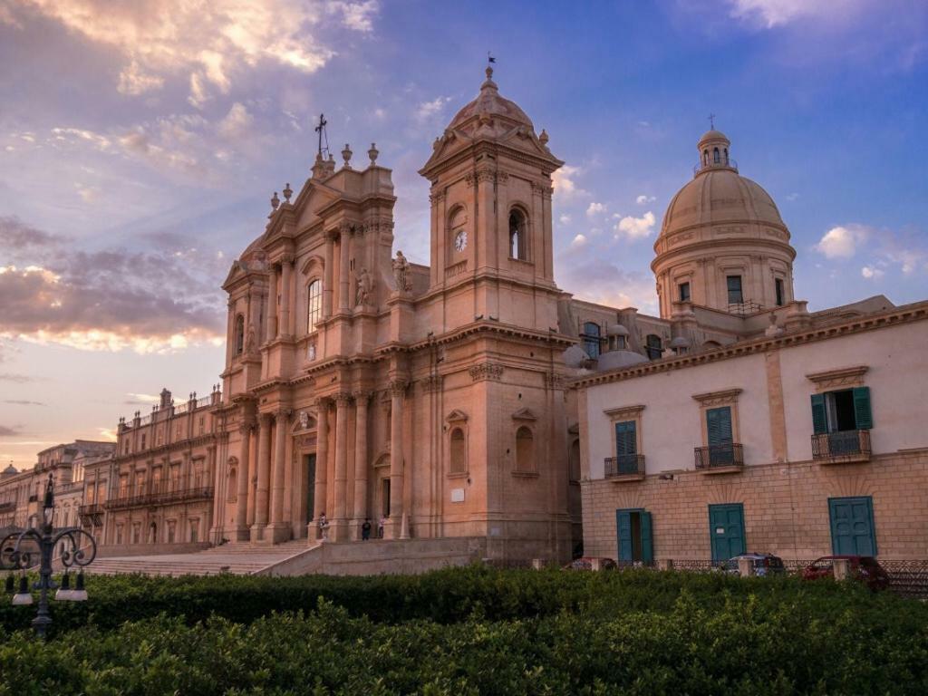 Porta Nazionale Dependance Panzió Noto Kültér fotó