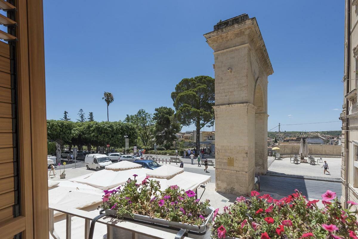 Porta Nazionale Dependance Panzió Noto Kültér fotó